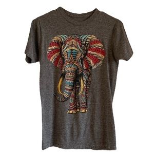 Riot Society T-shirt Gray Small Ornate Elephant Pullover Short Sleeve Feminine